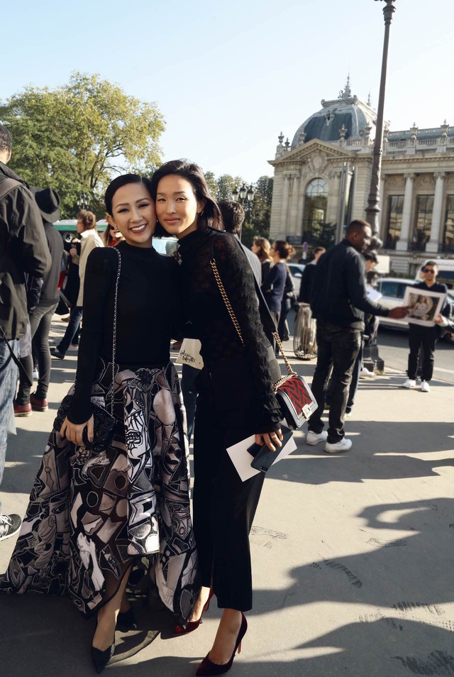 Cô gái Việt hội ngộ loạt fashionista đình đám thế giới tại Paris Fashion Week - Ảnh 5. Cô gái Việt hội ngộ loạt fashionista đình đám thế giới tại Paris Fashion Week - Ảnh 5.