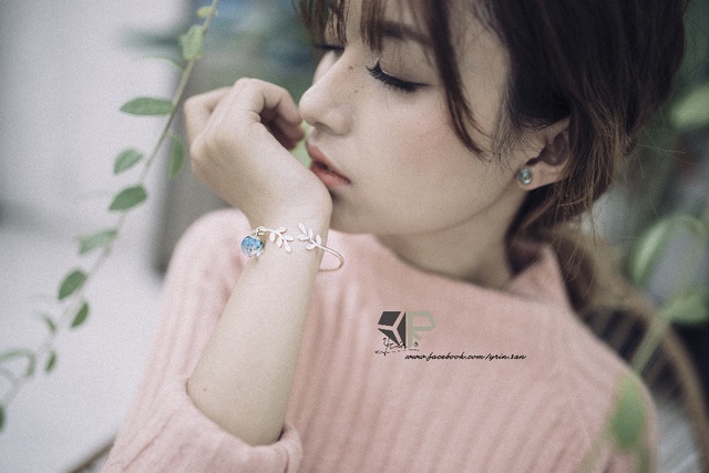 Trang sức hoa đốn tim nàng ngày 20/10 - Ảnh 8. Trang sức hoa đốn tim nàng ngày 20/10 - Ảnh 8.