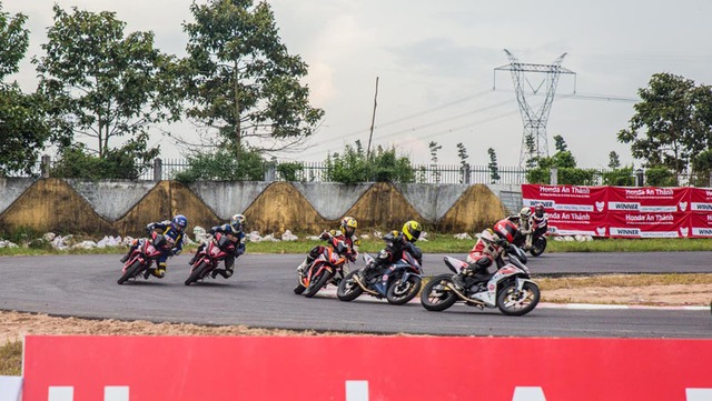 Honda Việt Nam tiếp tục mang giải đua xe đến với khán giả Bình Dương - Ảnh 4.