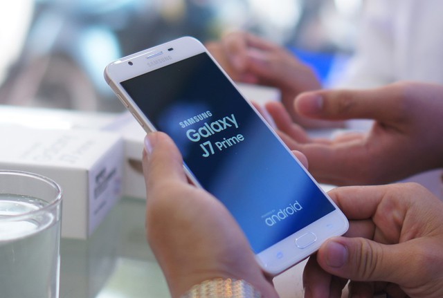 Chỉ 1,8 triệu đồng, sở hữu ngay Galaxy J7 Prime kèm gói quà 1,3 triệu đồng - Ảnh 2.