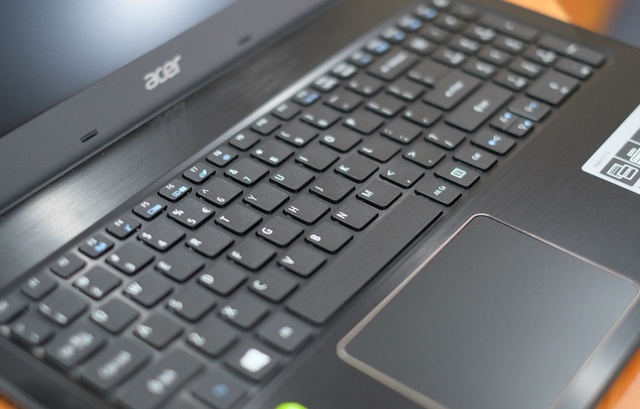 Acer Aspire E5-575G-73DR: Laptop dùng chip mới nhất của Intel giá 16 triệu đồng - Ảnh 3.
