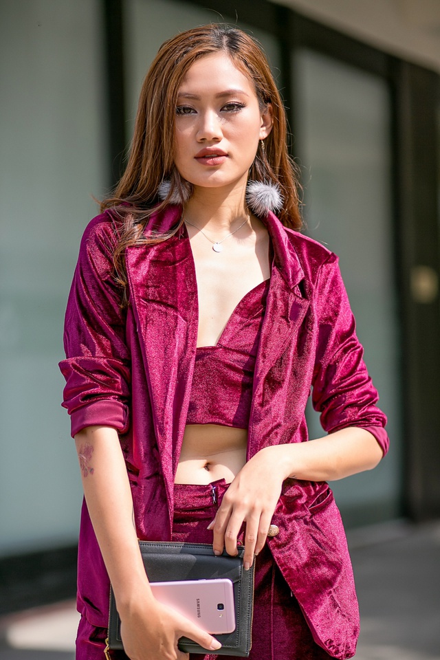 Màu hồng đang là hot trend mà sao ngoại lẫn sao Việt đều mê mẩn khi lên đồ cuối năm - Ảnh 8. Màu hồng đang là hot trend mà sao ngoại lẫn sao Việt đều mê mẩn khi lên đồ cuối năm - Ảnh 8.