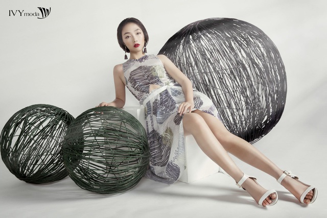 Sắm ngay họa tiết trang phục “hot” chào hè 2017 cùng Linh Khiếu - Ảnh 3. Sắm ngay họa tiết trang phục “hot” chào hè 2017 cùng Linh Khiếu - Ảnh 3.