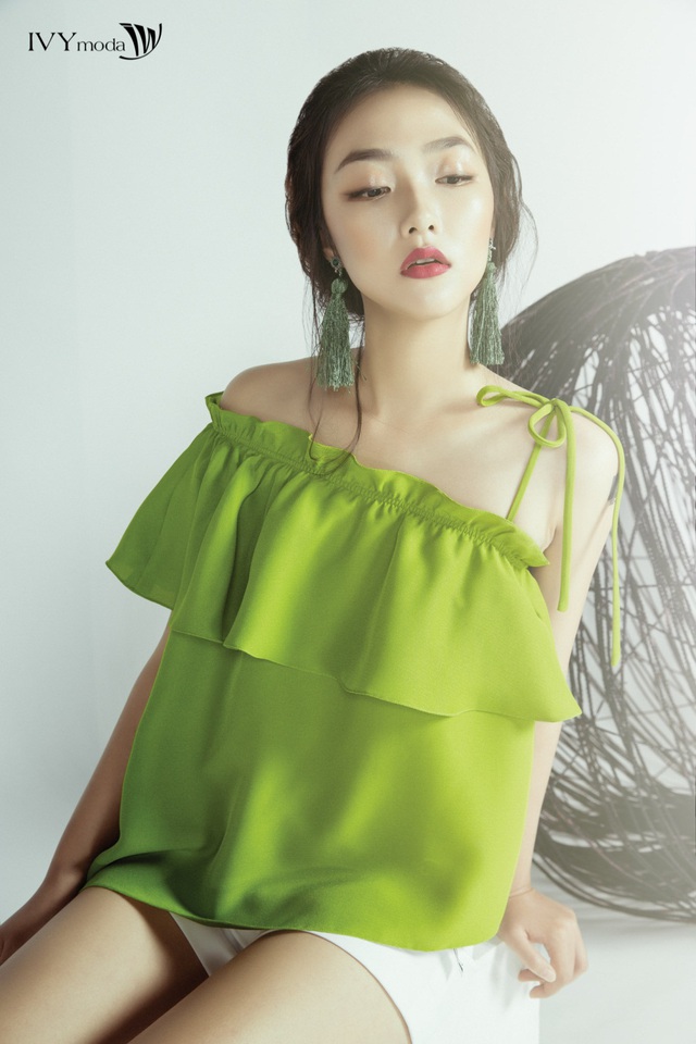 Sắm ngay họa tiết trang phục “hot” chào hè 2017 cùng Linh Khiếu - Ảnh 6. Sắm ngay họa tiết trang phục “hot” chào hè 2017 cùng Linh Khiếu - Ảnh 6.