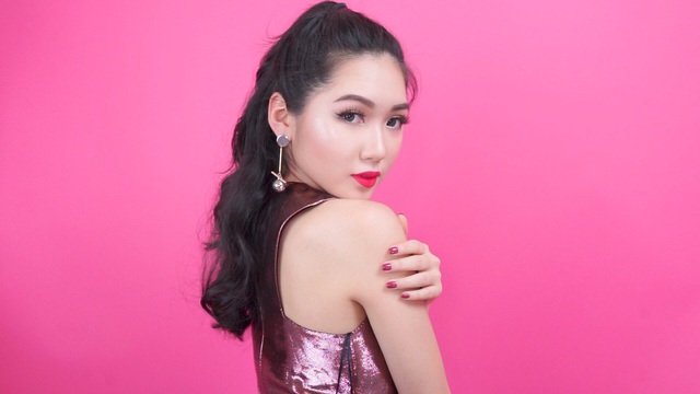 Cùng Beauty blogger Chloe Nguyễn biến hóa phong cách với 4 màu son lì - Ảnh 12. Cùng Beauty blogger Chloe Nguyễn biến hóa phong cách với 4 màu son lì - Ảnh 12.