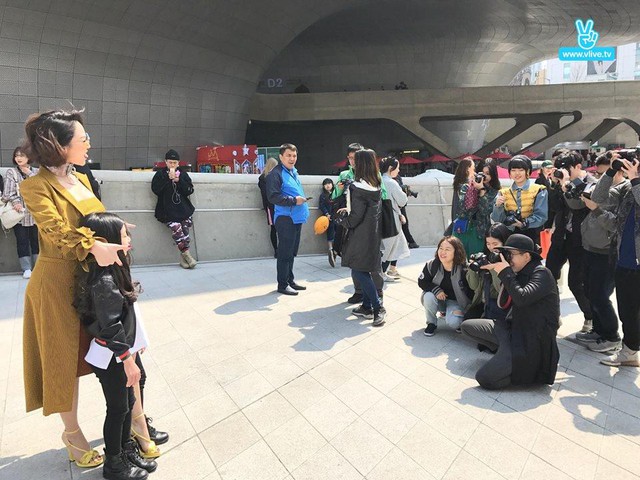 Hành trình ấn tượng của Tóc Tiên tại Seoul Fashion Week - Ảnh 1. Hành trình ấn tượng của Tóc Tiên tại Seoul Fashion Week - Ảnh 1.