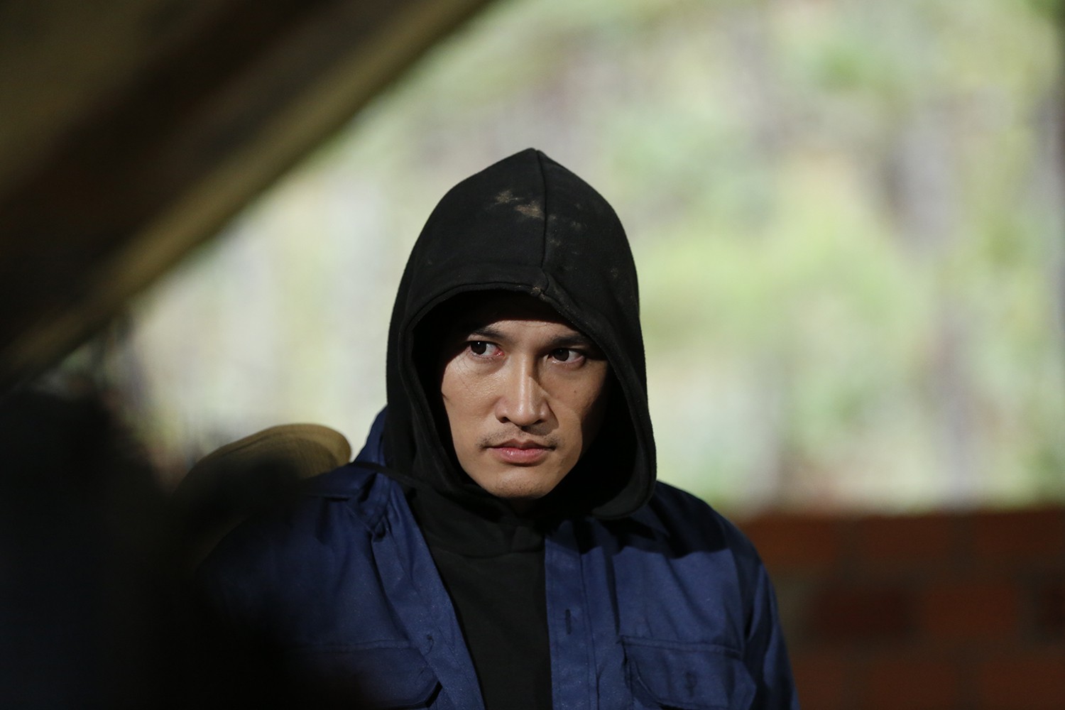 “Hoa Cúc vàng trong bão”: Hồi chuông cảnh tỉnh lối sống buông thả của một bộ phận giới trẻ ngày nay - Ảnh 4. “Hoa Cúc vàng trong bão”: Hồi chuông cảnh tỉnh lối sống buông thả của một bộ phận giới trẻ ngày nay - Ảnh 4.