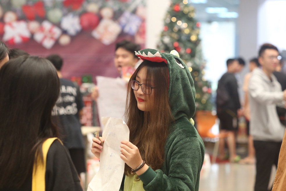 Trường người ta, học kinh doanh từ lớp 10, kiếm tiền triệu từ hội chợ kết thúc môn - Ảnh 6.