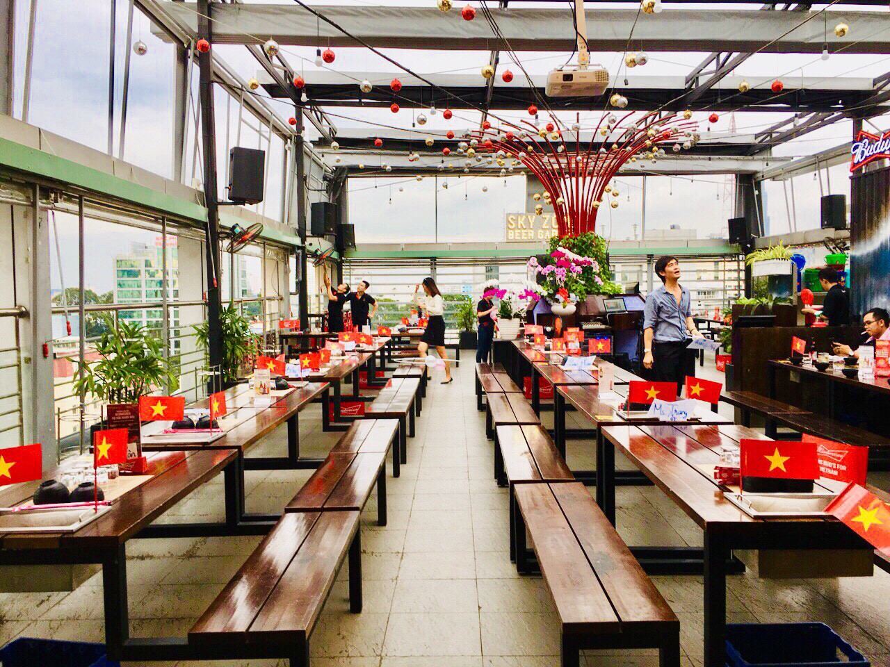 Nh&agrave; h&agrave;ng Sky Zone - Địa chỉ quen thuộc của c&aacute;c thực kh&aacute;ch s&agrave;nh ăn - Ảnh 4.