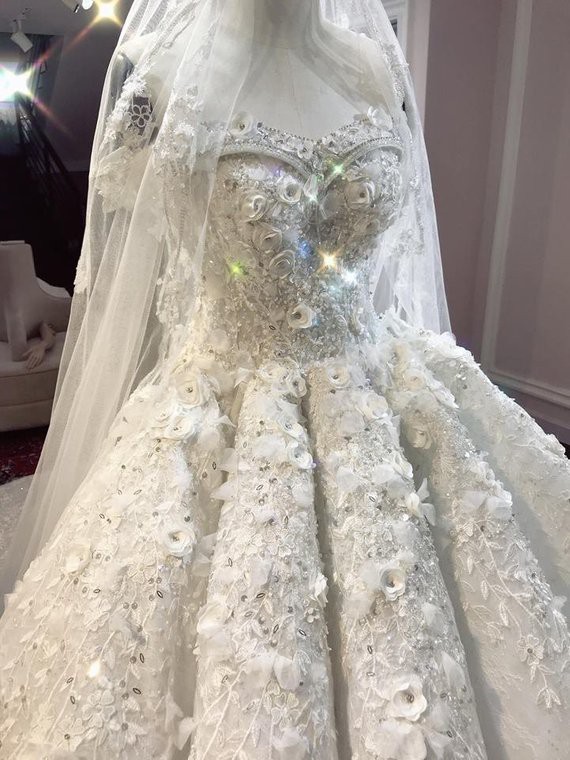 Cô dâu trong đám cưới khủng ở Nam Định đặt 3 váy cưới hàng trăm triệu từ thương hiệu đã thiết kế cho Lan Khuê - Ảnh 12.