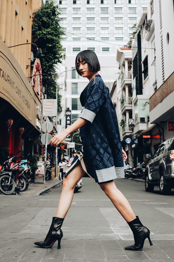 MiD Nguyễn, Thu Anh, Linh Chi hẹn h&ograve; c&ugrave;ng hot boy Brian Trần trong trang phục jean V-SixtyFour - Ảnh 2.