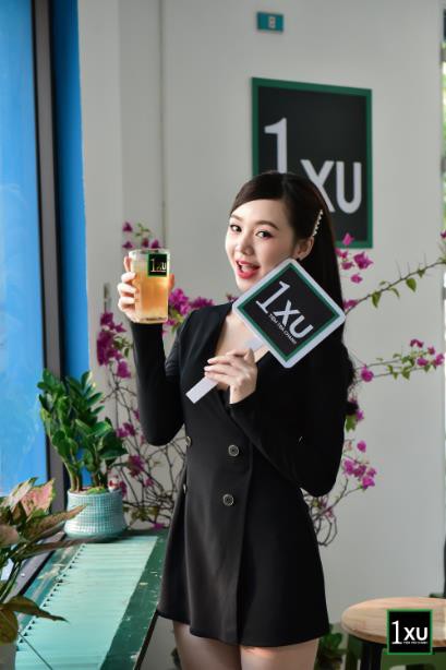 Diễn viên Quỳnh Kool “lên đồ xinh như mơ, khuấy động tiệm trà chanh cực chất giữa lòng Phủ Lý, Hà Nam - Ảnh 3.
