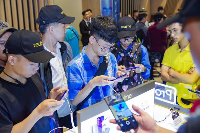 Realme 5 series thu hút giới trẻ với 27,000 sản phẩm đến tay người dùng trong 10 ngày đầu tiên mở bán - Ảnh 6.