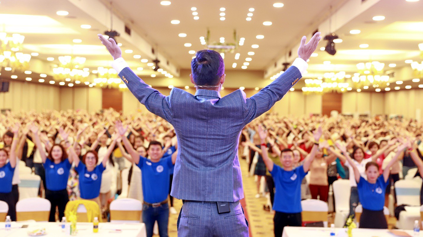 Đặng Xuân Lộc: Đôi chân không mỏi trong sứ mệnh thắp sáng ước mơ - Ảnh 2.