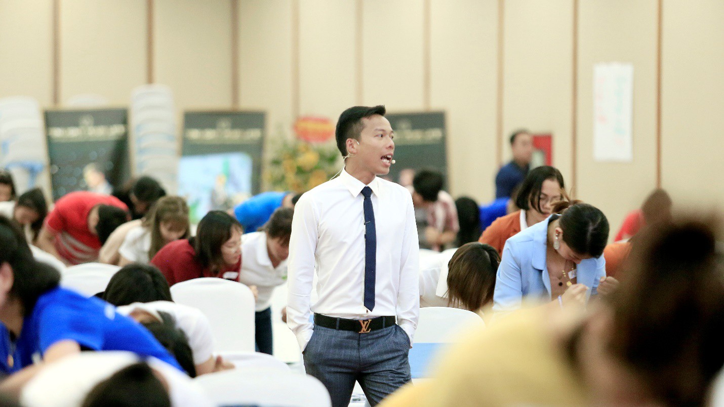 Đặng Xuân Lộc: Đôi chân không mỏi trong sứ mệnh thắp sáng ước mơ - Ảnh 4.