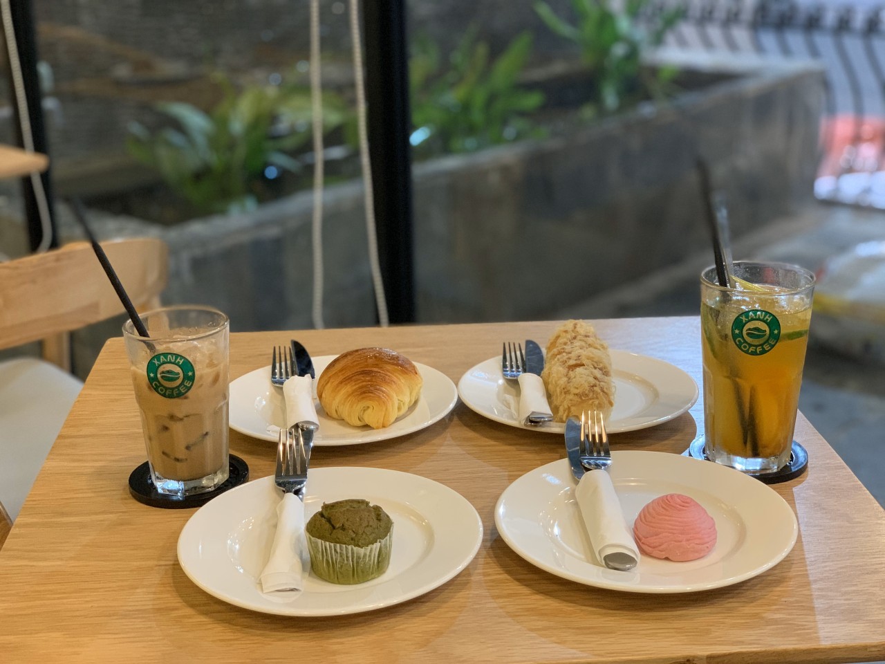 Xanh Coffee khuấy động ở &ldquo;khu phố c&agrave; ph&ecirc;&rdquo; S&agrave;i G&ograve;n &ldquo;h&uacute;t&rdquo; nhiều nghệ sĩ Việt - Ảnh 5.