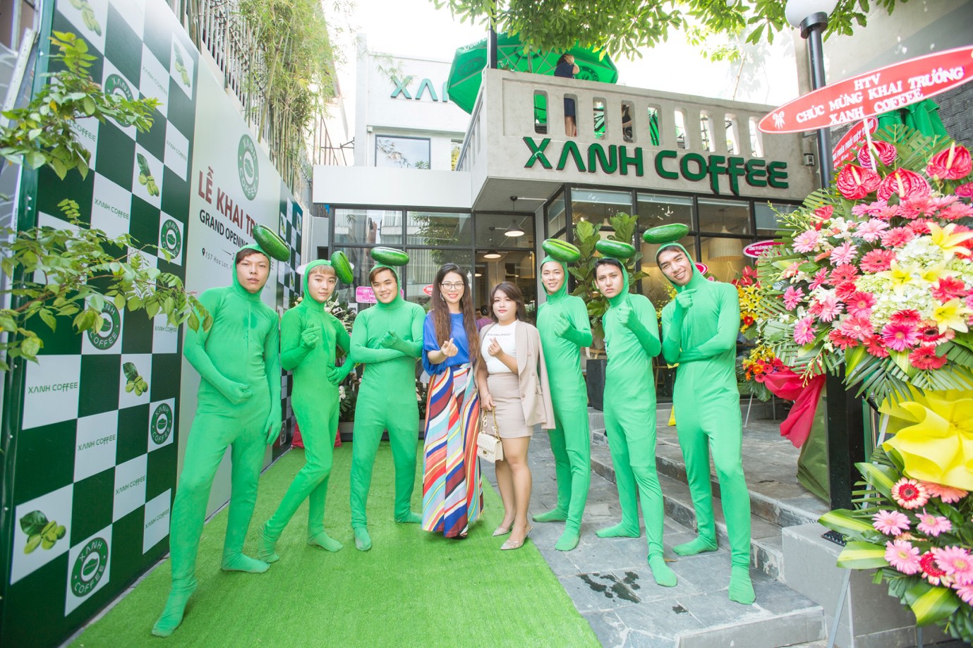 Xanh Coffee khuấy động ở &ldquo;khu phố c&agrave; ph&ecirc;&rdquo; S&agrave;i G&ograve;n &ldquo;h&uacute;t&rdquo; nhiều nghệ sĩ Việt - Ảnh 6.