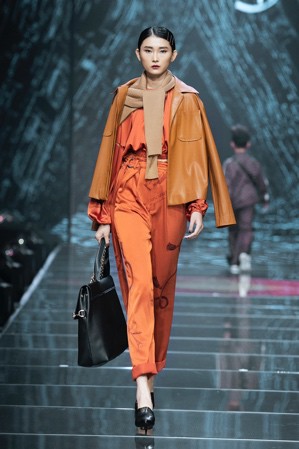 IVY moda khẳng định xu hướng thời trang Thu Đông 2019 cùng BST Step Out - Ảnh 9.