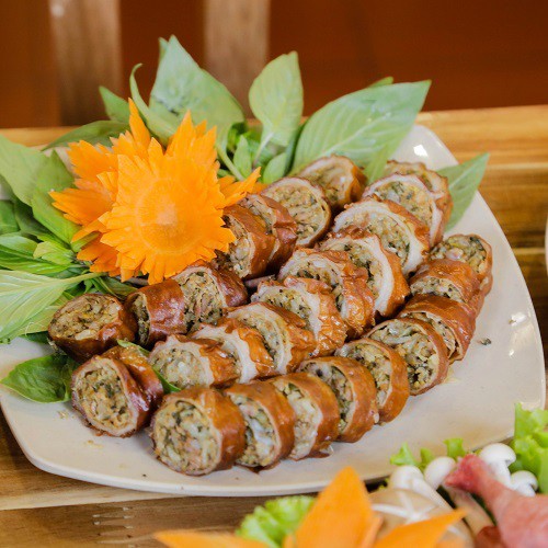 Chuỗi nhà hàng lẩu và buffet hải sản giá bình dân ở Hà Nội - Ảnh 2.