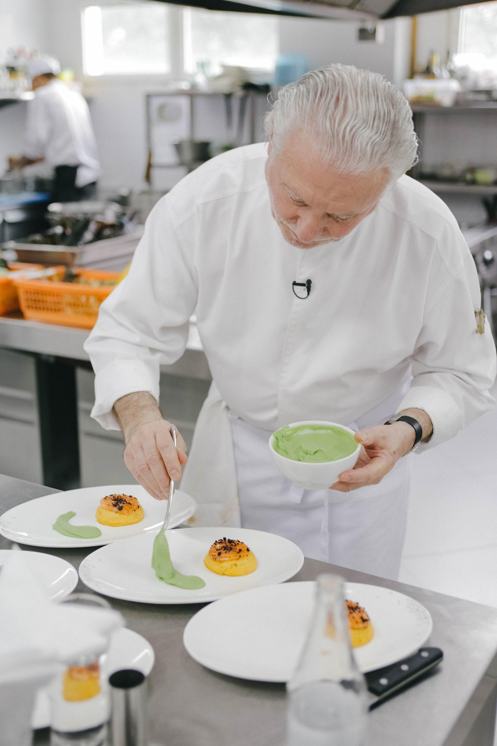 Theo chân bếp trưởng sao Michelin khám phá mùa thu nước Pháp tại Hà Nội - Ảnh 6.