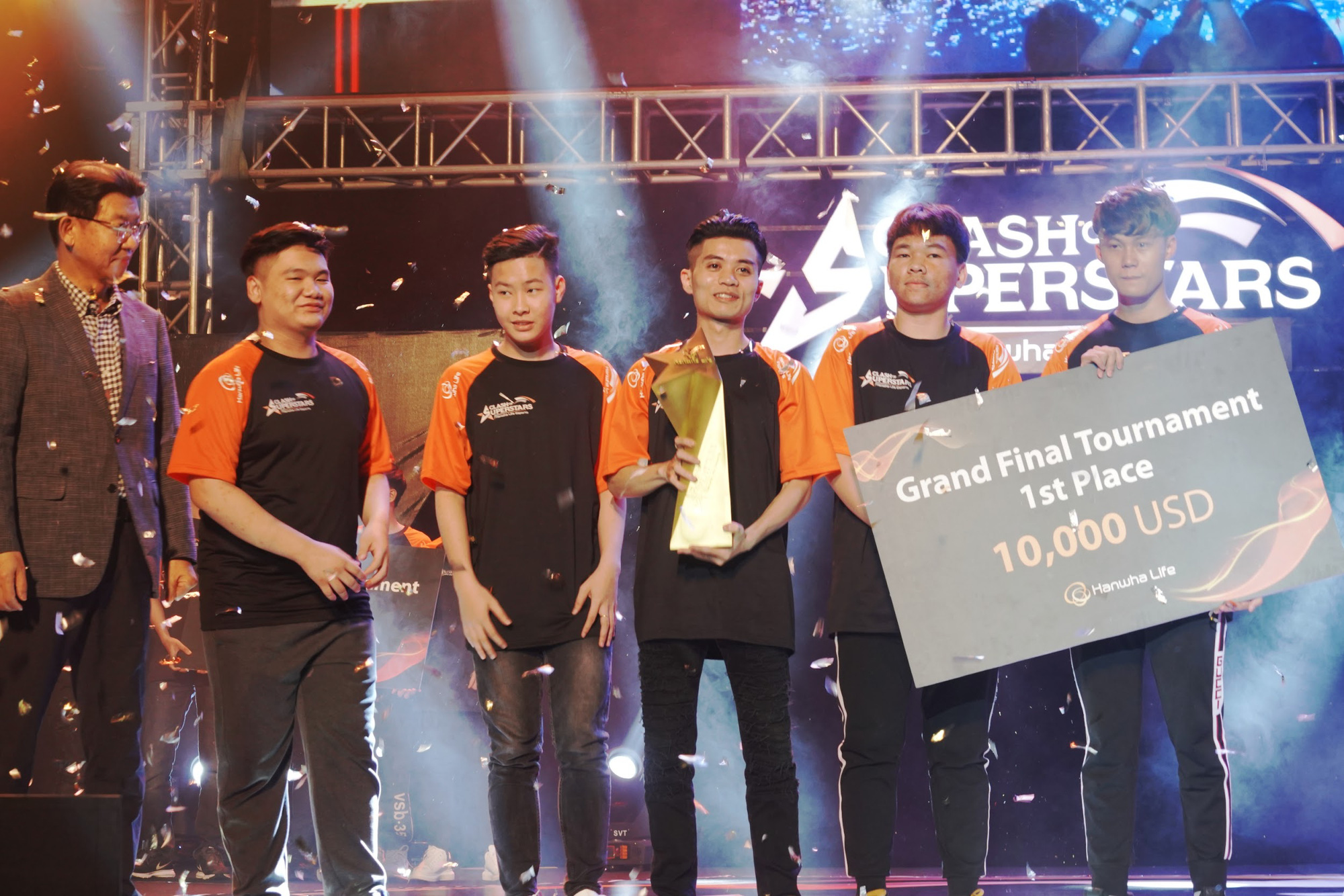 Giải đấu Hanwha Life Esports: Hành trình của nhà vô địch HyNam và các chàng trai 10x ước mơ làm game thủ chuyên nghiệp! - Ảnh 1.
