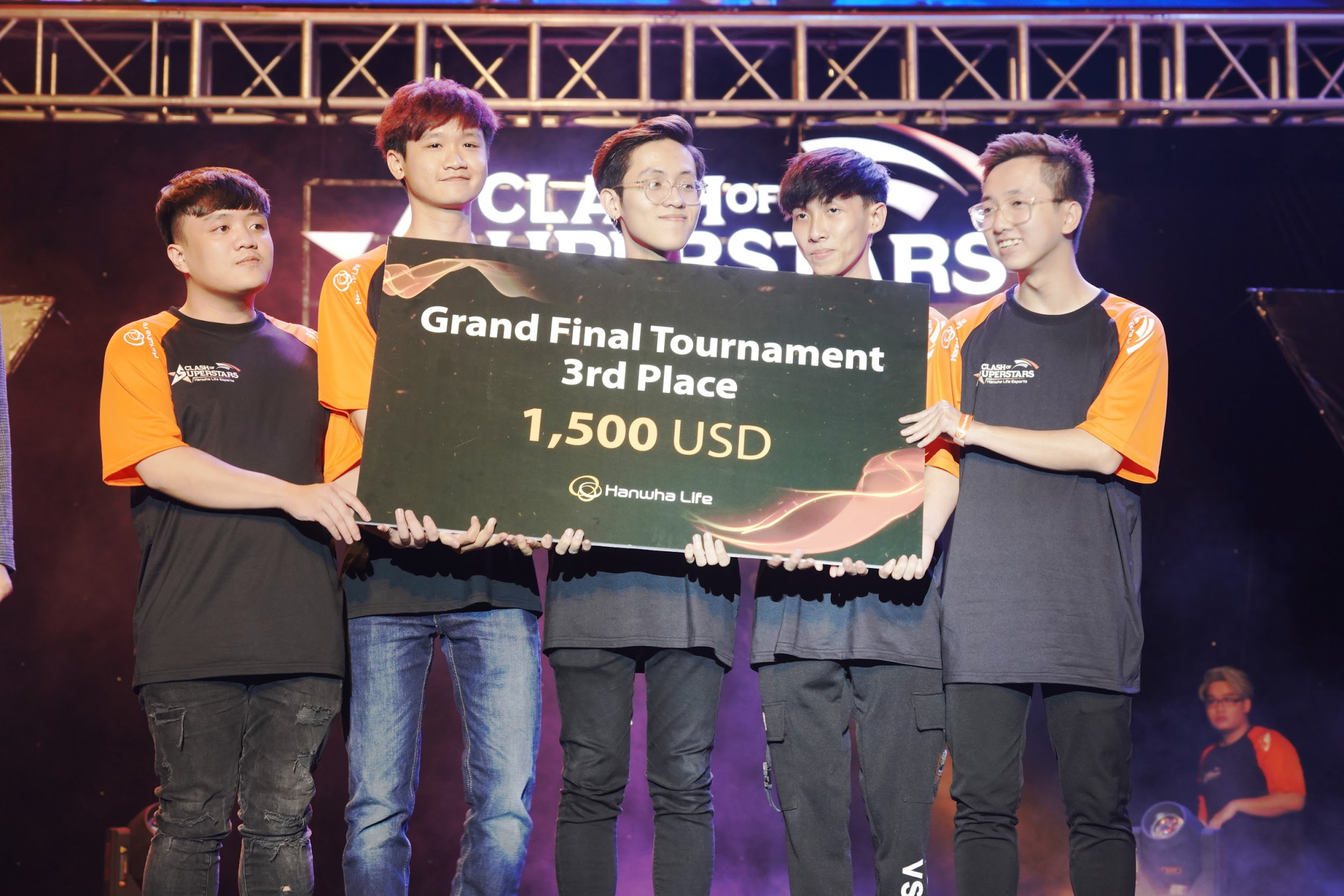 Giải đấu Hanwha Life Esports: Hành trình của nhà vô địch HyNam và các chàng trai 10x ước mơ làm game thủ chuyên nghiệp! - Ảnh 9.