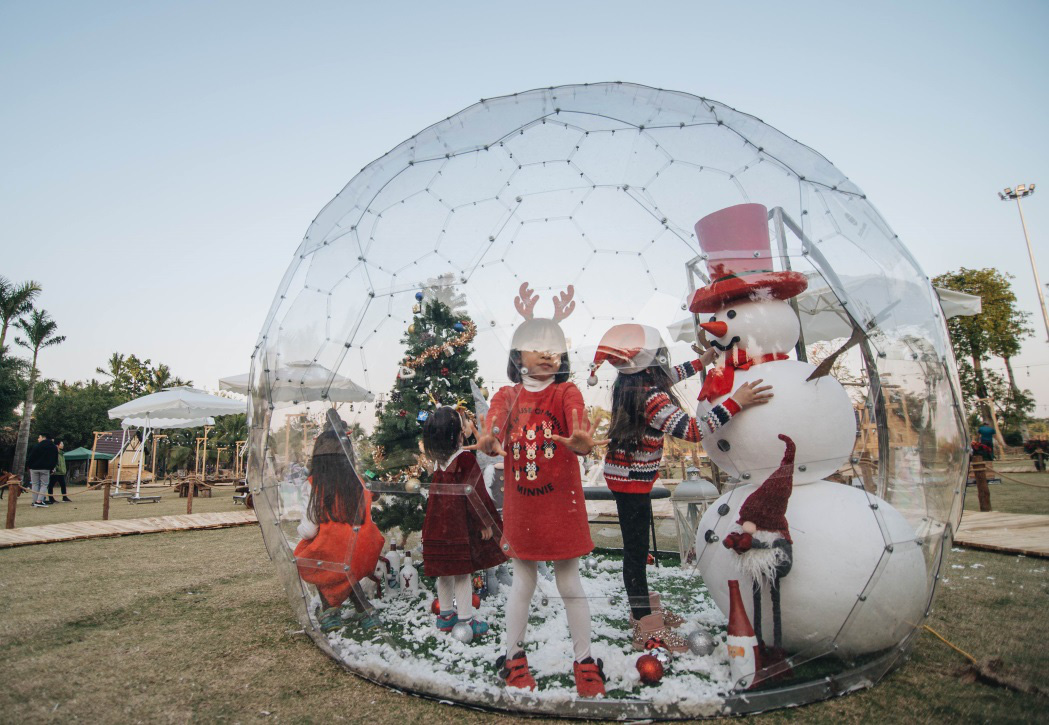 Du khách đổ xô về Ecopark check-in làng Bắc Âu siêu ảo diệu - Ảnh 4.