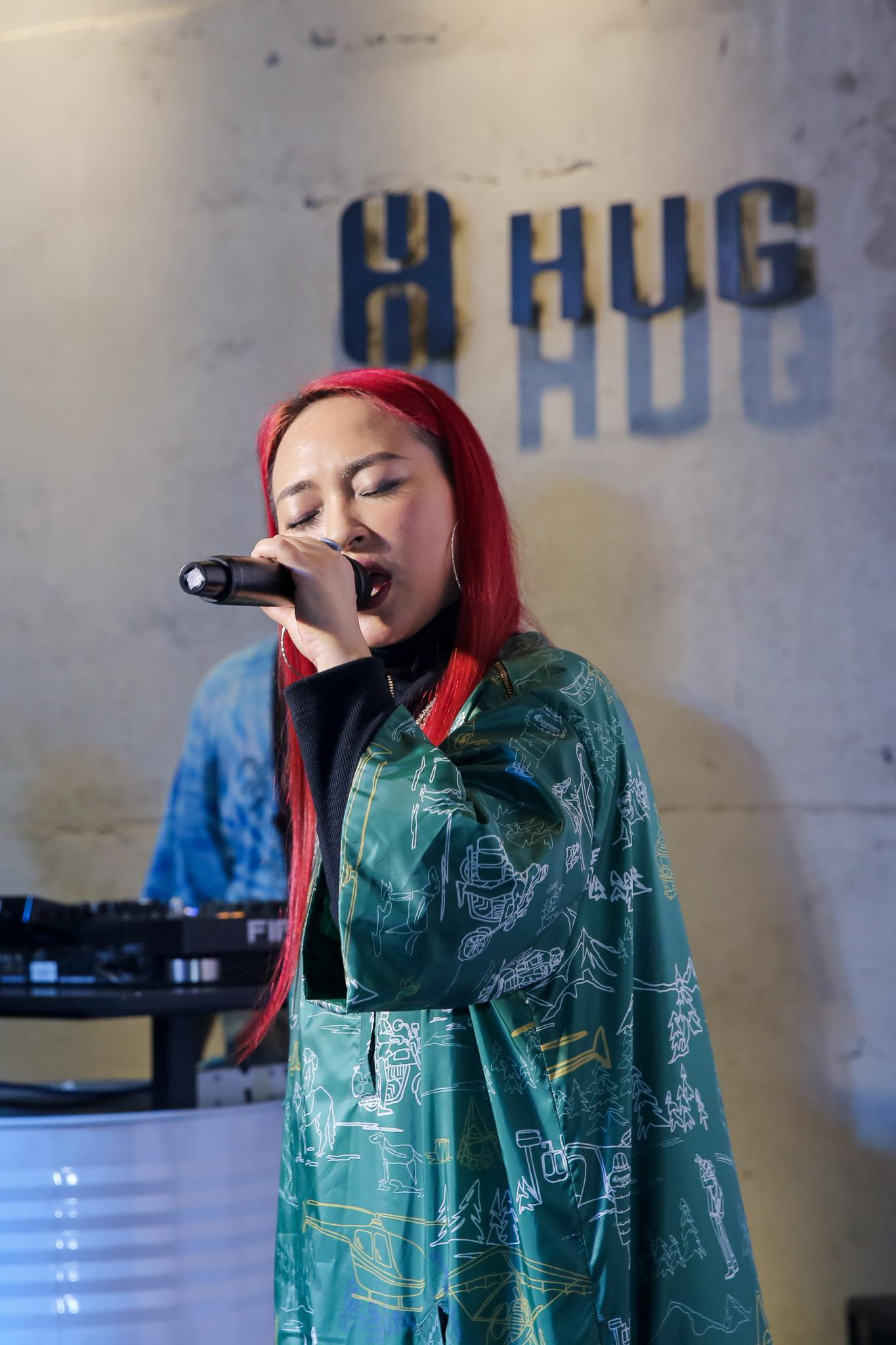 Thương hiệu gi&agrave;y HUG c&oacute; m&agrave;n ch&agrave;o s&acirc;n ho&agrave;nh tr&aacute;ng: Tự h&agrave;o với sản phẩm mang đậm bản sắc Việt! - Ảnh 4.