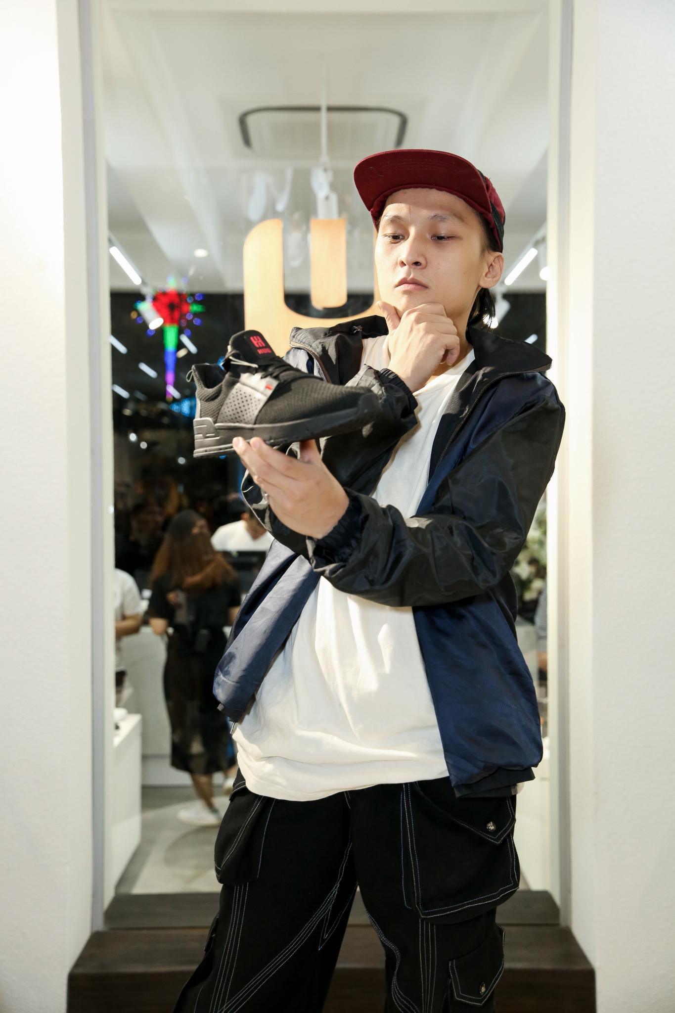 Thương hiệu gi&agrave;y HUG c&oacute; m&agrave;n ch&agrave;o s&acirc;n ho&agrave;nh tr&aacute;ng: Tự h&agrave;o với sản phẩm mang đậm bản sắc Việt! - Ảnh 7.