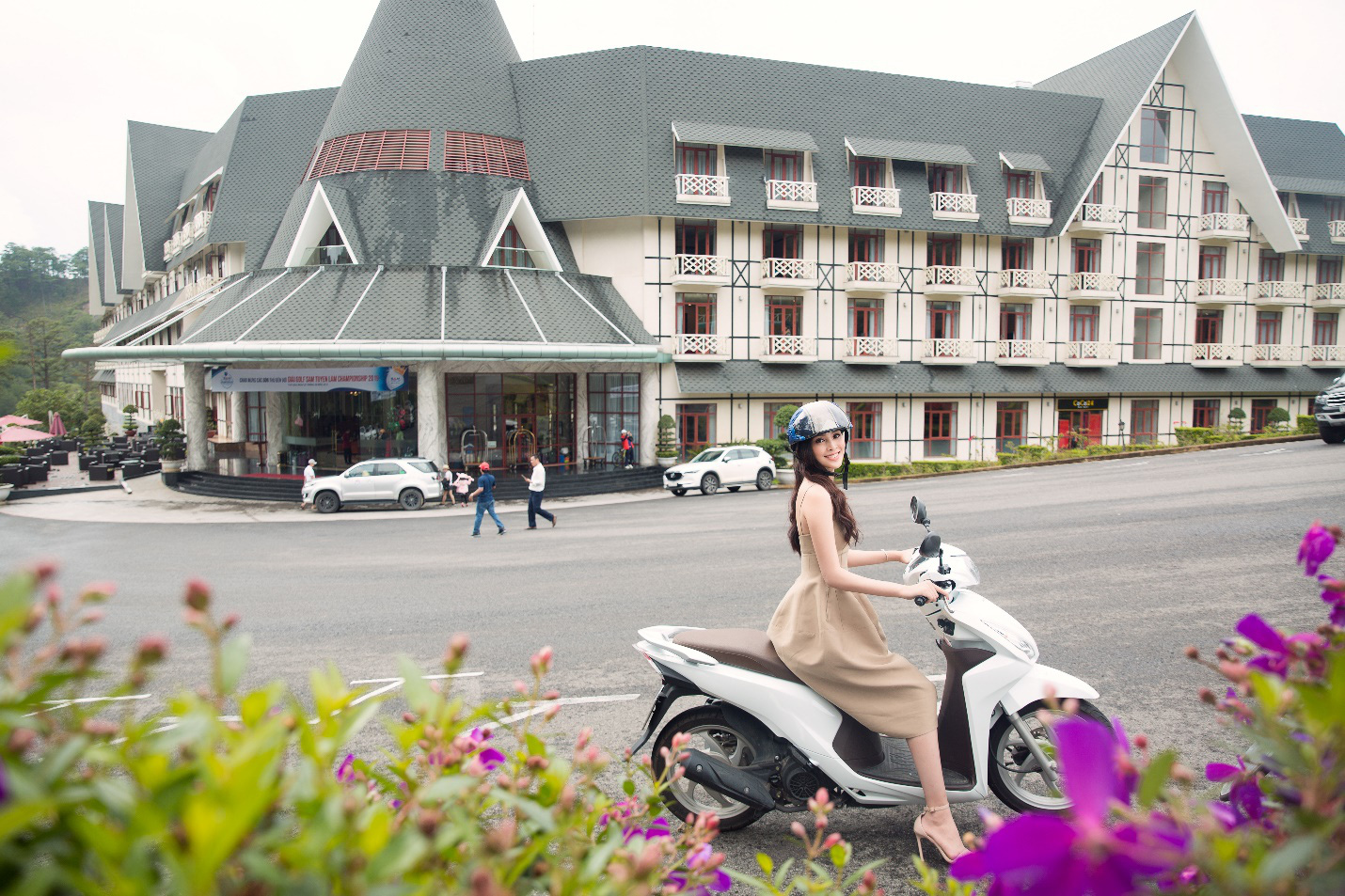 Nhân dịp lễ hội hoa, Hoa hậu Tiểu Vy chọn SAM Tuyền Lâm Golf & Resorts cho kì nghỉ dưỡng tại Đà Lạt - Ảnh 7.