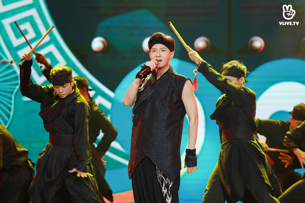 Ngô Kiến Huy, Bích Phương và loạt nghệ sĩ Việt được đề cử Vlive Awards 2019 - Ảnh 8.