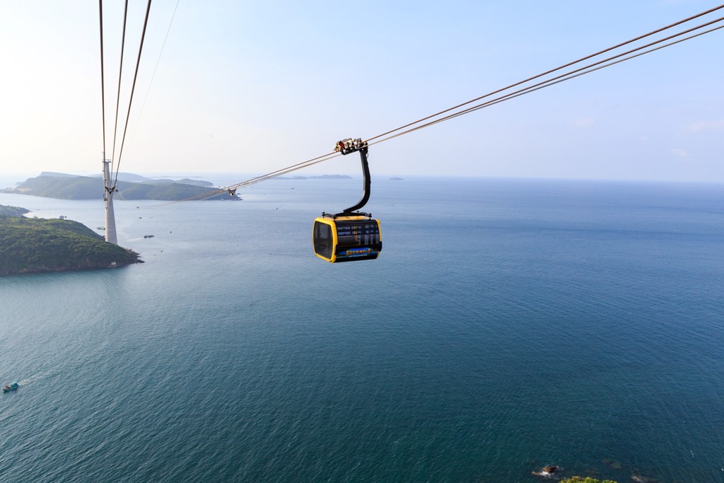 Sun World Hon Thom Nature Park hấp dẫn dòng khách lớn trong mùa Tết 2019 - Ảnh 1.