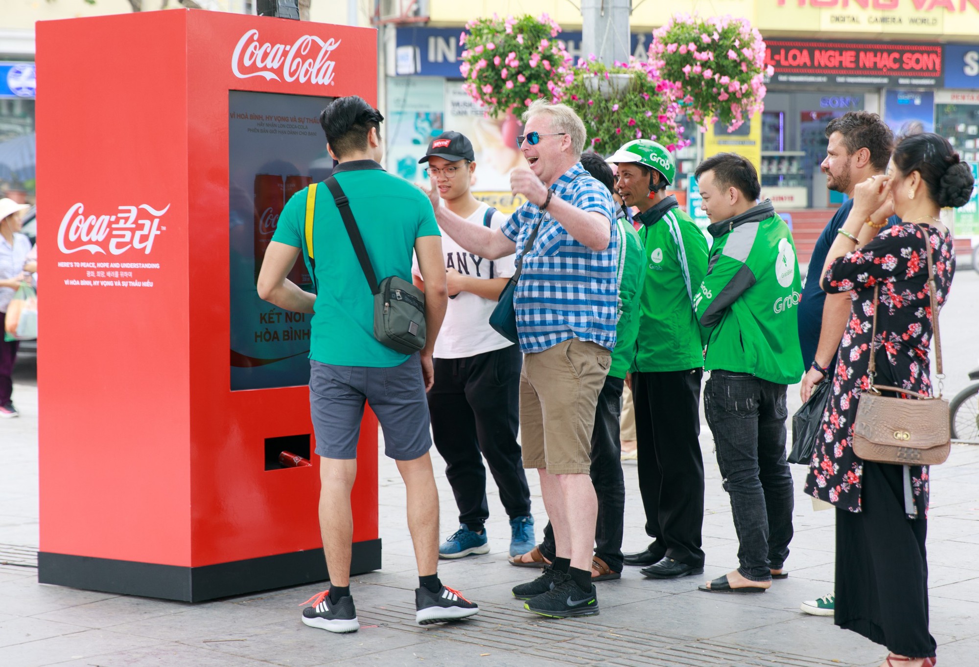 Coca Cola được bàn tán nhiều nhất bên lề Hội nghị thượng đỉnh Mỹ Triều - Ảnh 4.