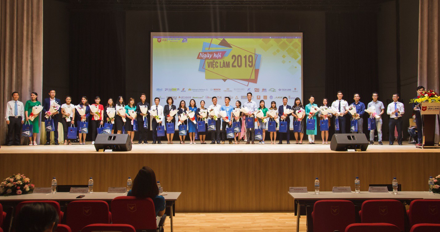 Đại học Văn Lang trở thành cầu nối trực tiếp giữa doanh nghiệp và sinh viên - Ảnh 2.