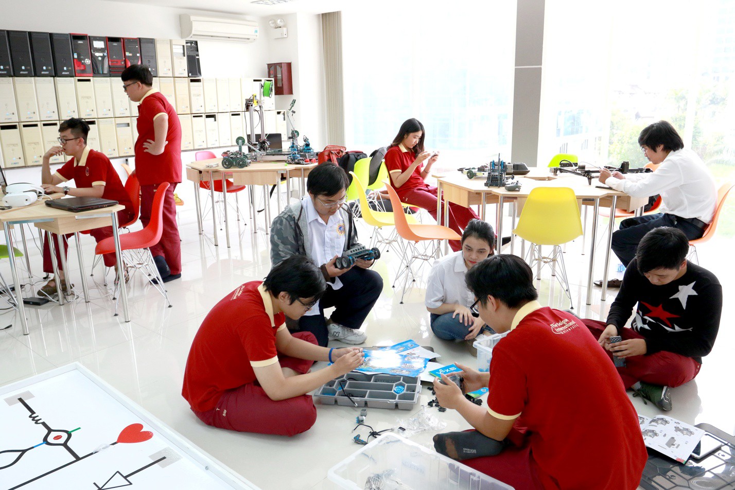 X&acirc;y ước mơ v&agrave;o đại học quốc tế bằng học bổng - Ảnh 2.