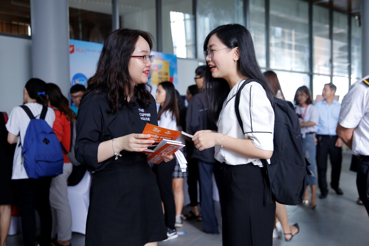 Đại học Văn Lang trở thành cầu nối trực tiếp giữa doanh nghiệp và sinh viên - Ảnh 4.