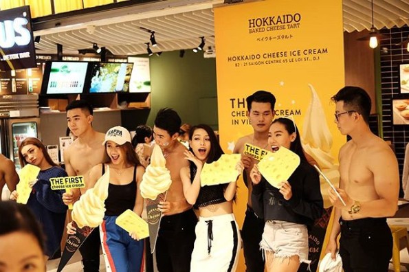 Sự kiện hot tại phố đi bộ - tặng 1000 bánh nướng phô mai Hokkaido - Ảnh 6.