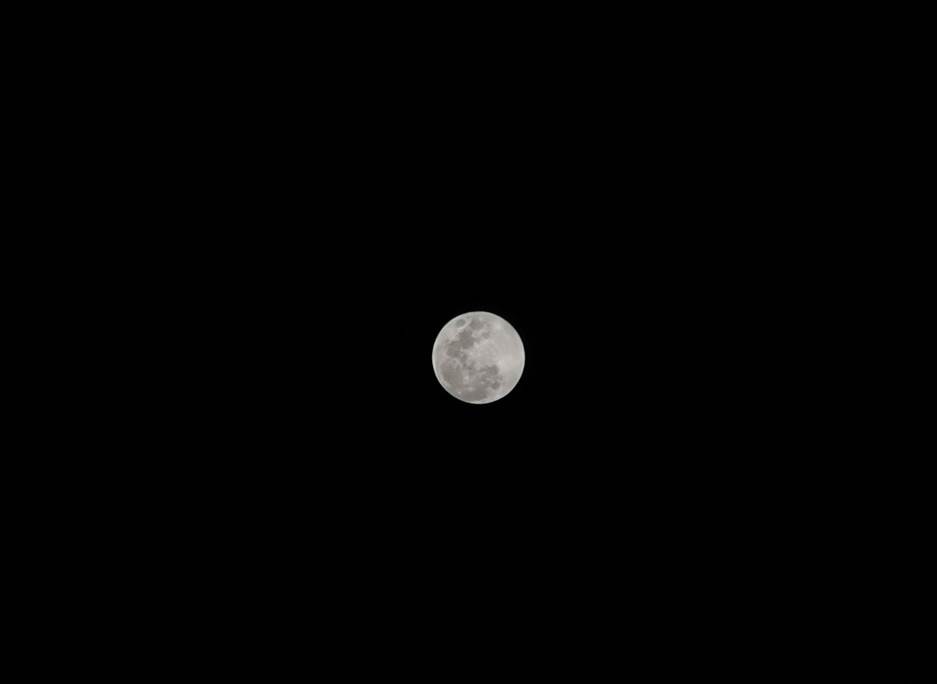 Thử thách chụp ảnh Mặt Trăng bằng điện thoại gây bão cộng đồng mạng - Ảnh 8.