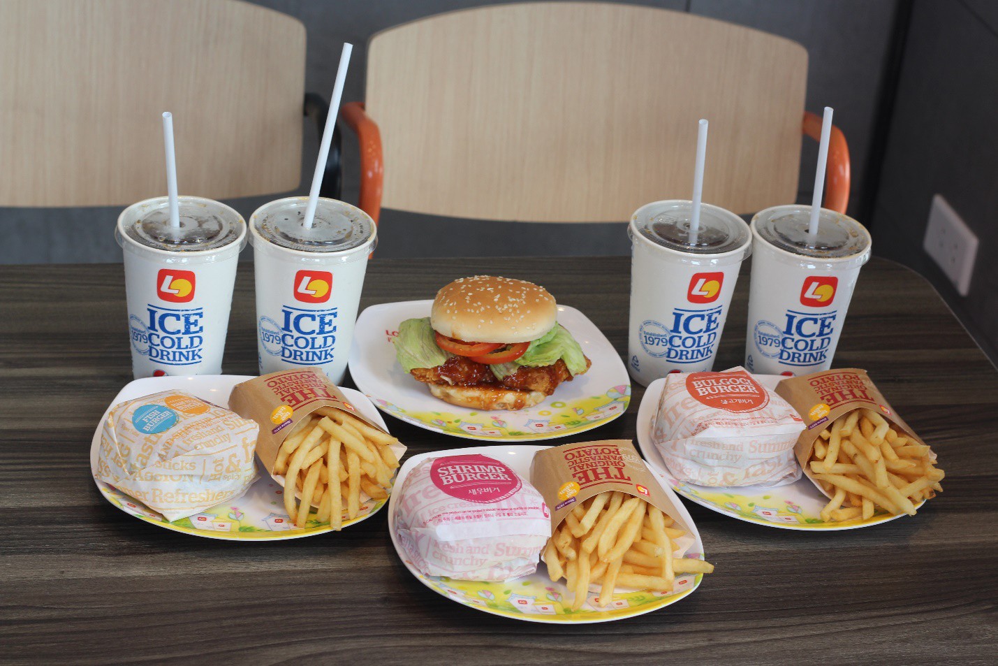 Lotteria khoấy đảo mùa hè với “gã khổng lồ” Super Jumbo Burger - Ảnh 6.