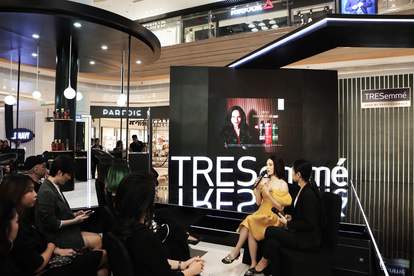 &ldquo;Chuẩn từ t&oacute;c trước c&ugrave;ng 6 kiểu t&oacute;c s&agrave;nh điệu từ New York Fashion Week 2019 - Ảnh 10.