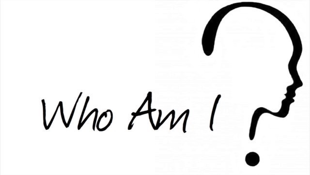 Từ câu hỏi “Tôi Là Ai” đến loạt câu chuyện truyền cảm hứng của Hương Giang, Đen Vâu, Hoàng Thùy - Ảnh 1.