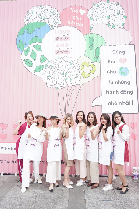 Loạt beauty blogger rủ nhau check-in tại bức tường sống ảo “biết thở” đầu tiên ở Việt Nam - Ảnh 8.