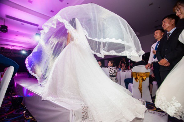 Từ Disney đến Tik Tok, giờ đã thành trend lễ cưới trong mơ tại Hà Nội năm 2019 - Ảnh 4.