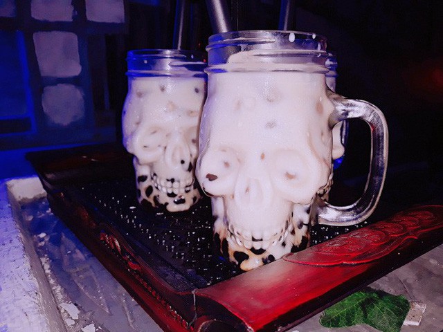 Âm Ty Quán - Trà sữa phong cách kinh dị, rùng rợn tại Sài Gòn - Ảnh 2.