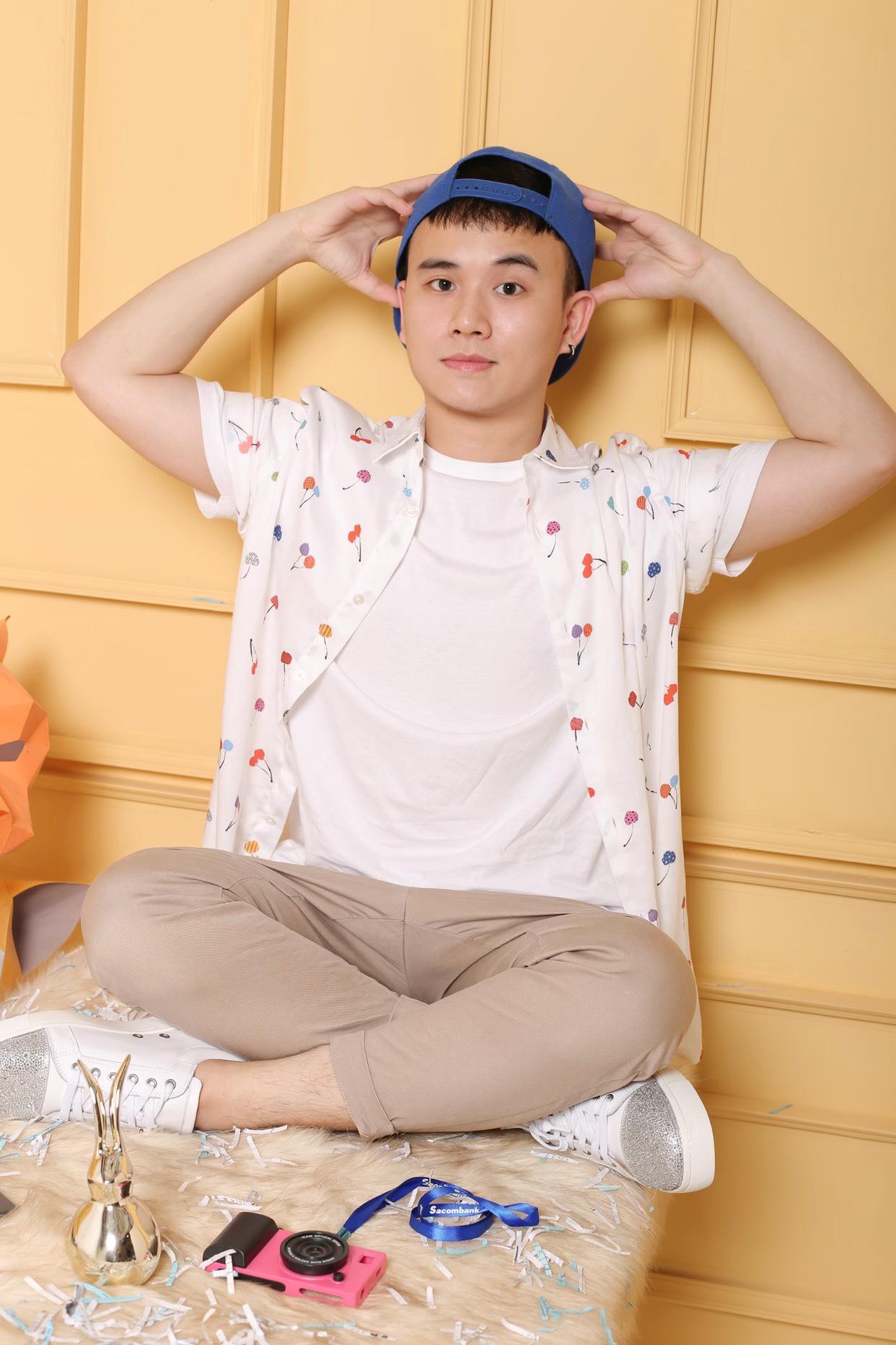 Bí kíp chụp ảnh cá nhân tại studio ngày hè rực rỡ theo phong cách ngọt ngào, phóng khoáng - Ảnh 4.