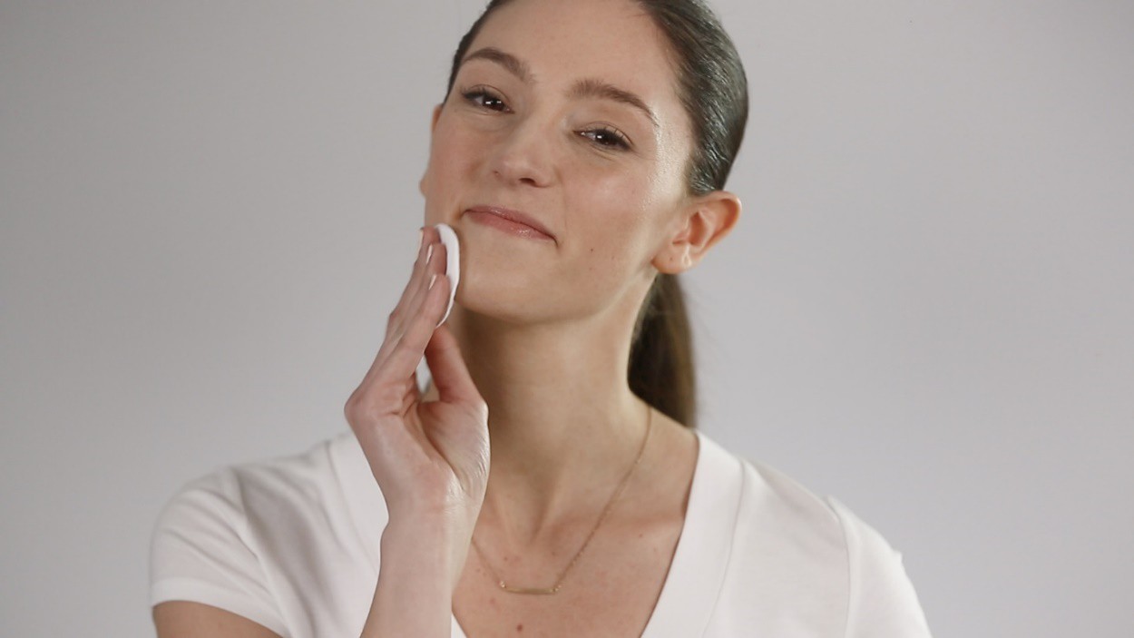 Những lầm tưởng khi sử dụng AHA-BHA khiến l&agrave;n da ng&agrave;y c&agrave;ng xuống sắc - Ảnh 4.