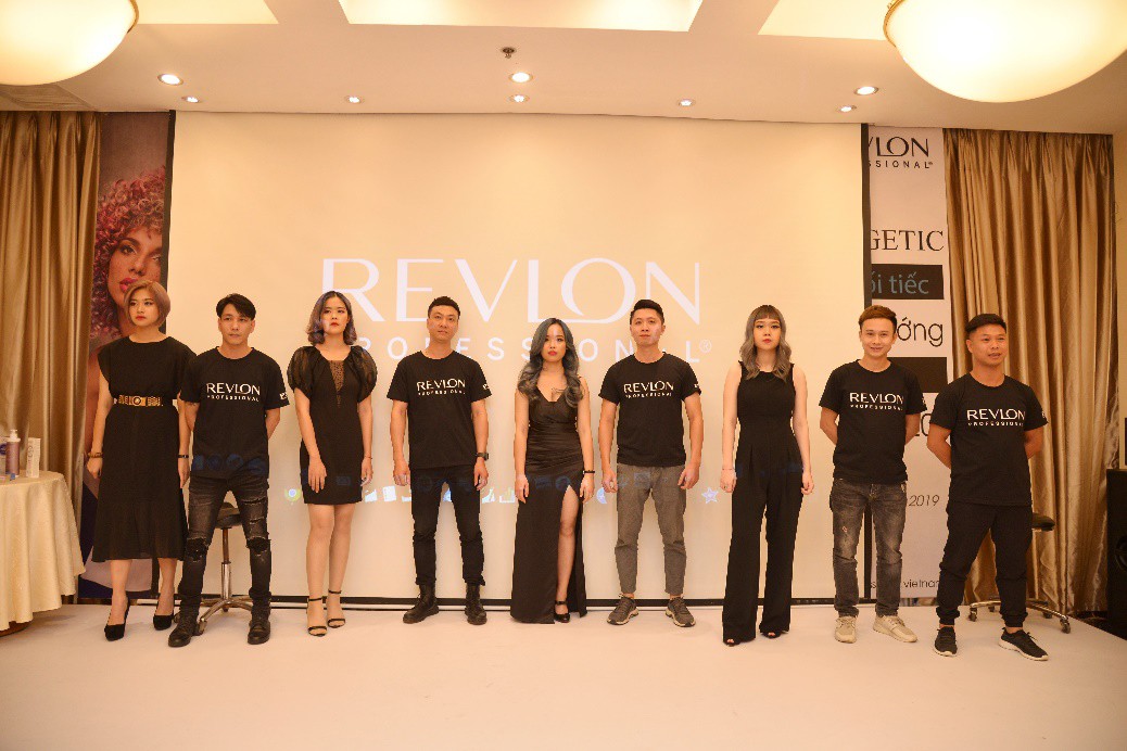 revlon professional, unapologetic - Revlon Professional giới thiệu Bộ sưu tập Unapologetic và xu hướng cắt – nhuộm năm 2019 – 2020 - photo revlon professional, unapologetic - photo 2 15644561655141238189327 - Revlon Professional giới thiệu Bộ sưu tập Unapologetic và xu hướng cắt – nhuộm năm 2019 – 2020