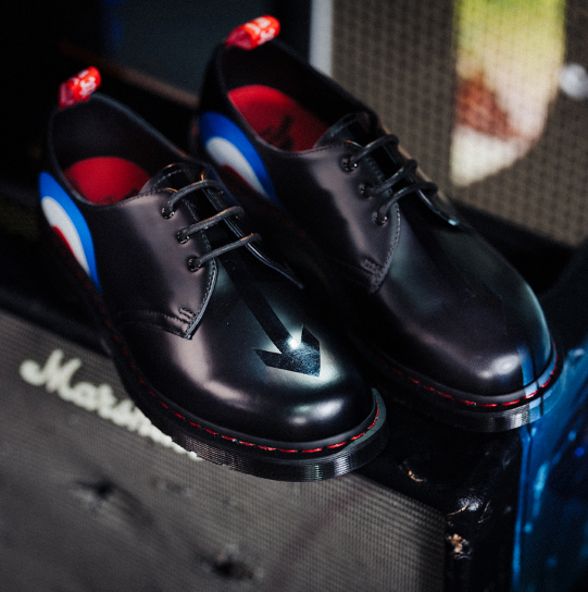 The Who - Bộ sưu tập kỷ niệm &ldquo;thời khắc vụt s&aacute;ng&rdquo; của Dr. Martens - Ảnh 4.