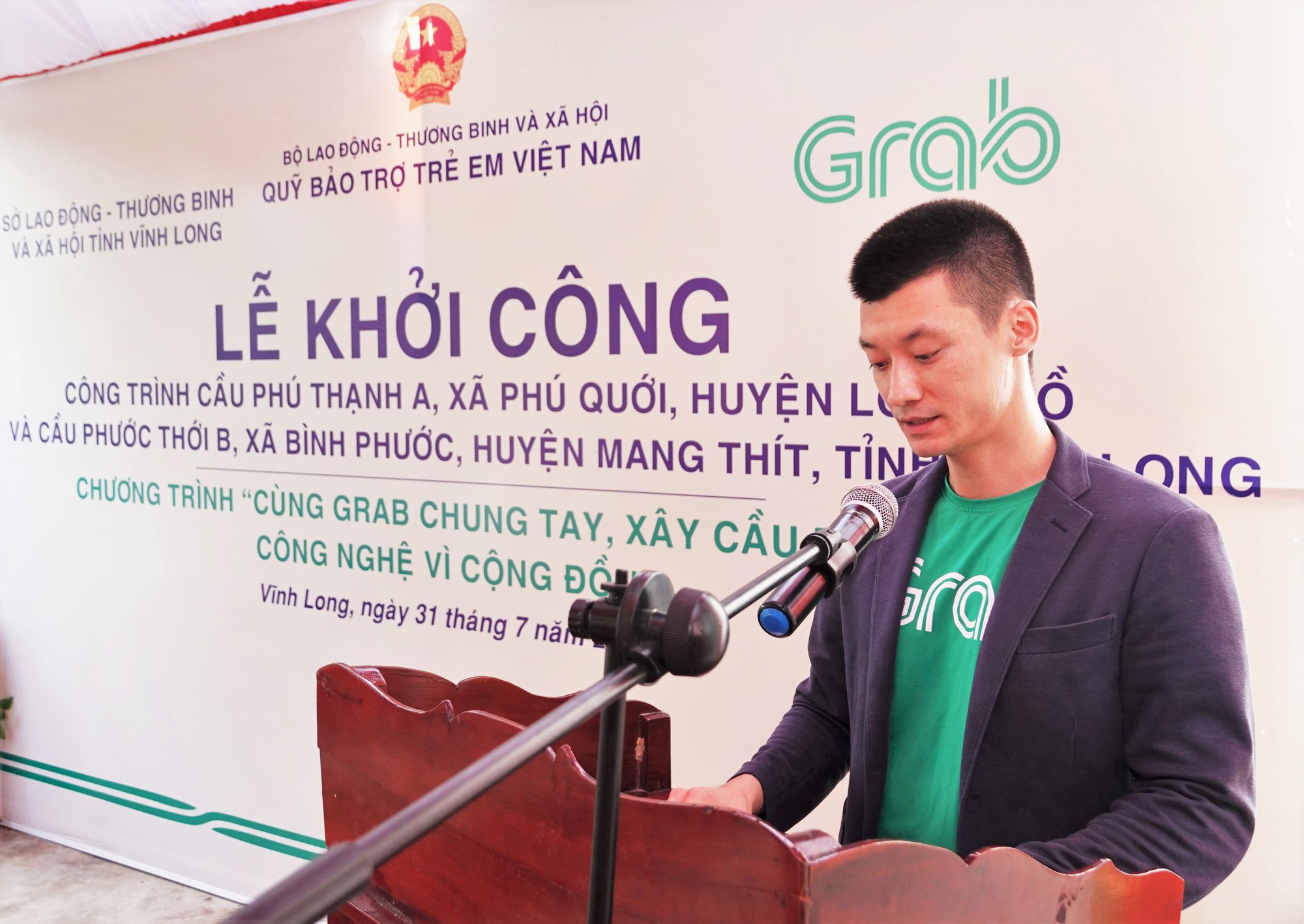 Khởi công xây dựng hai cây cầu đầu tiên của Dự án “Cùng Grab Chung Tay - Xây Cầu Đến Lớp” - Ảnh 2.