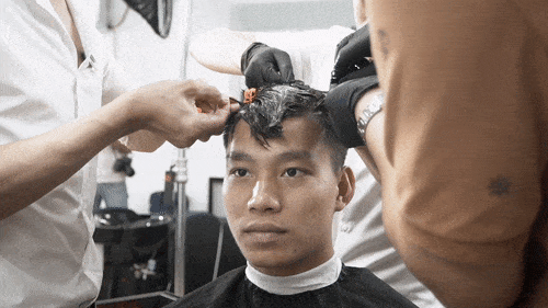 Văn Thanh, Hồng Duy khoe kiểu tóc mới trước trận đấu với Thái Lan, hé lộ cách thầy Park động viên anh em dễ thương hết sức - Ảnh 4.